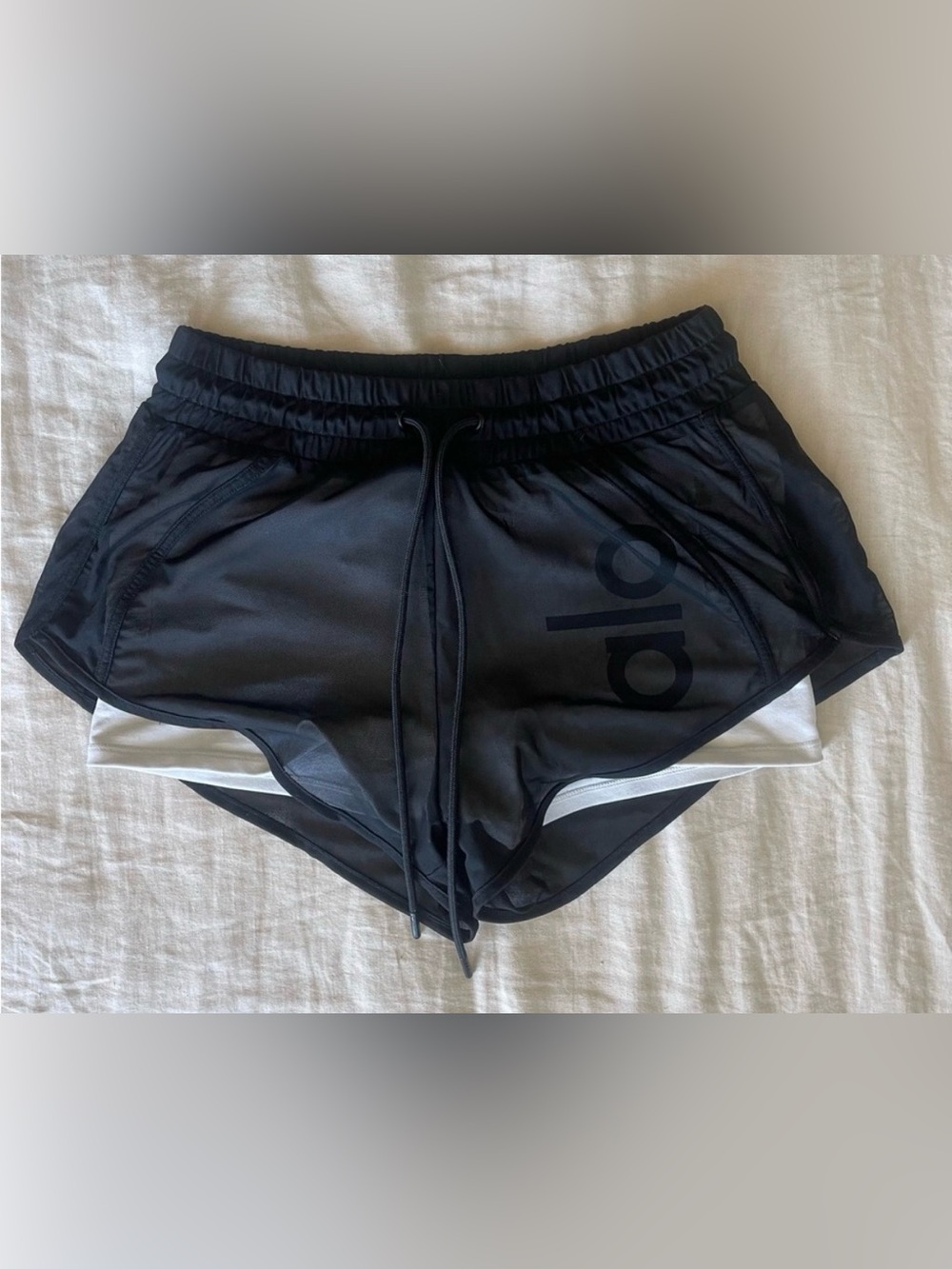 ALO ambience shorts
